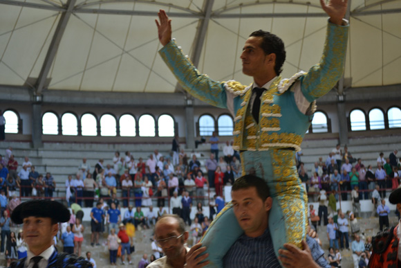 fandiño sale a hombros Pontevedra domingo 3 agosto 2014